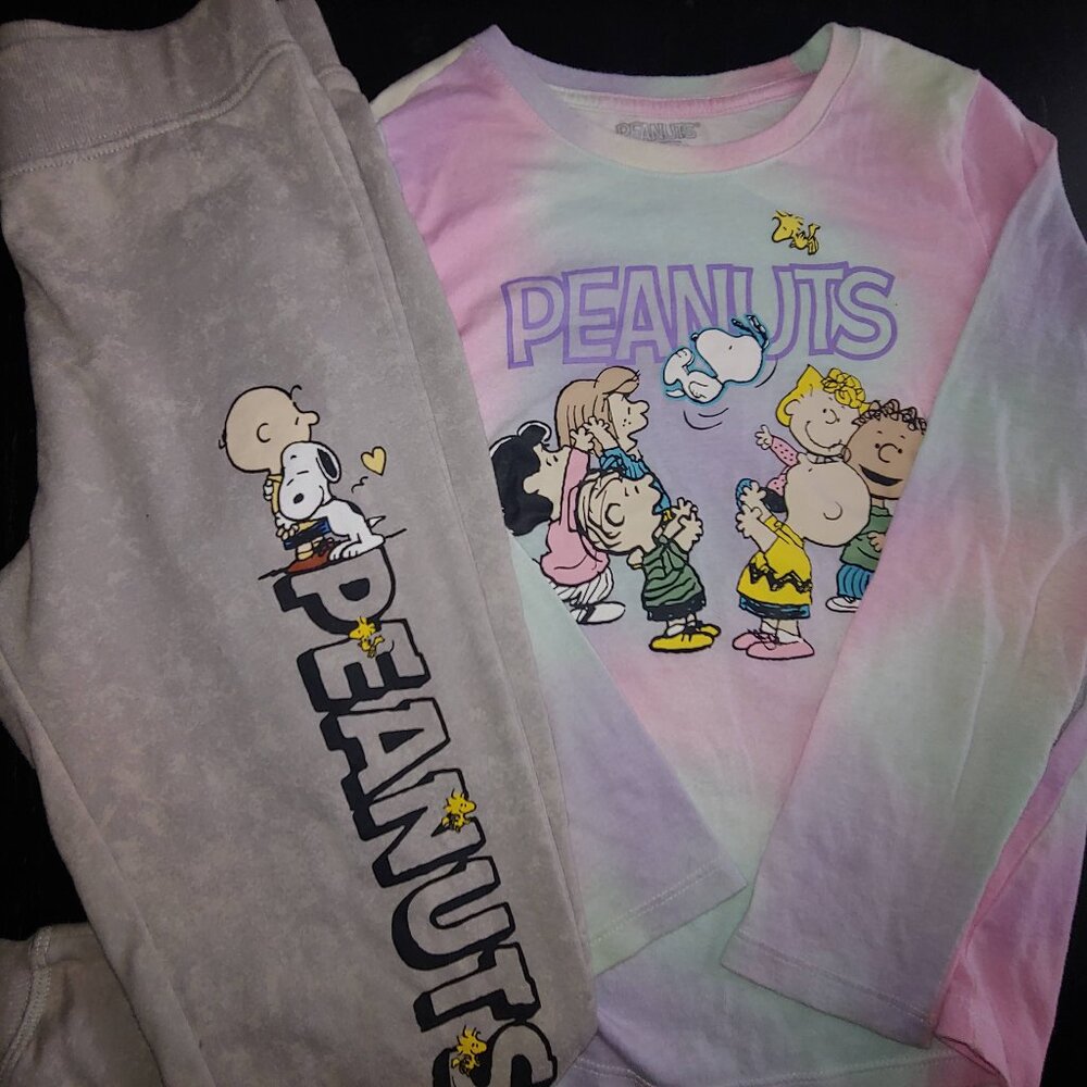 Peanuts youth lounge wear size small